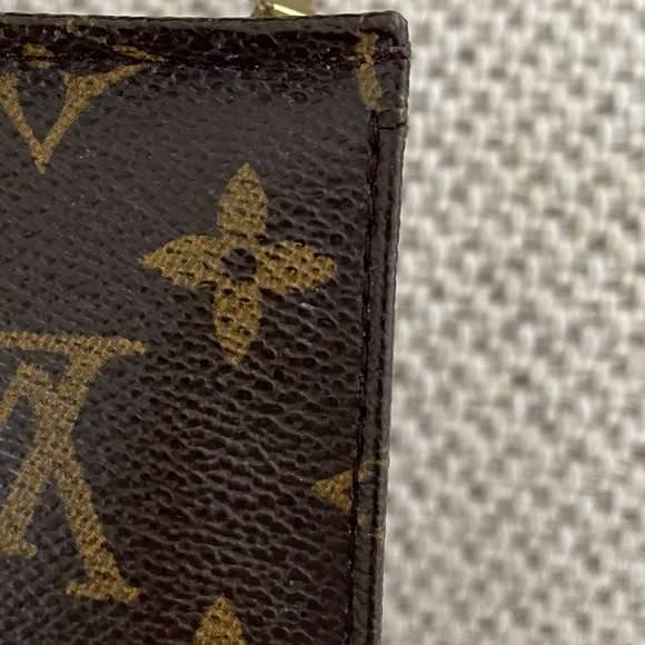 Authentic Louis Vuitton Toiletry Pouch 15 Monogram - Picture 6 of 14